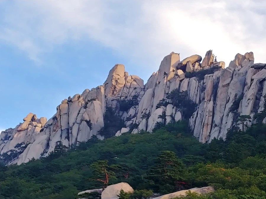 국내에 있는 동양에서 가장 큰 돌산 19