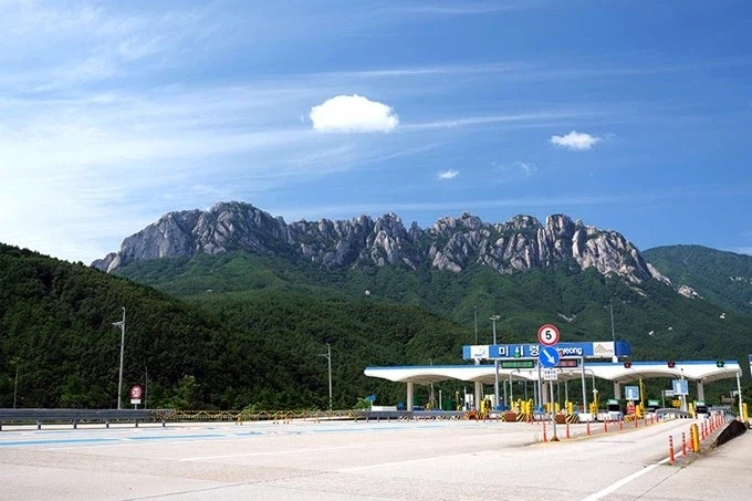국내에 있는 동양에서 가장 큰 돌산 5