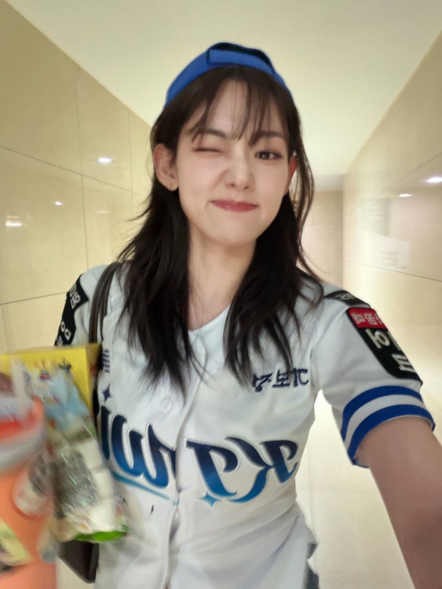어제 강미나 시구 영상 사진 8