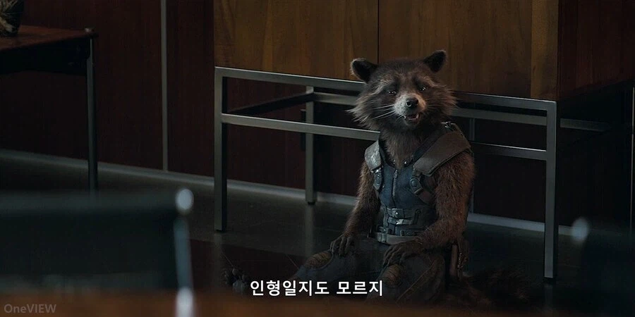 MCU]제정신 아닌 토니도 신기하게 쳐다보는거 5