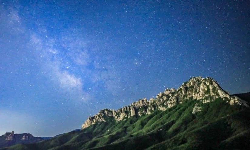 국내에 있는 동양에서 가장 큰 돌산 6