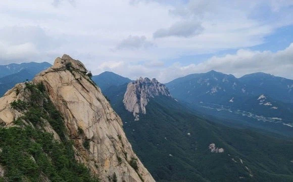 국내에 있는 동양에서 가장 큰 돌산 10